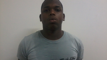 Imagem Policiais prendem em flagrante ladrão armado com carro roubado 