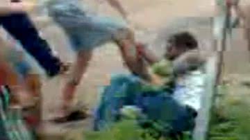 Imagem Vídeo: ladrão apanha da população e quase morre