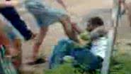 Imagem Vídeo: ladrão apanha da população e quase morre