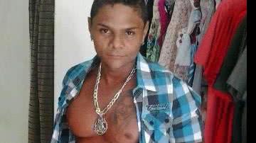 Imagem Cantor de arrocha é preso em boca de fumo