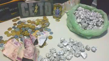Imagem  Polícia apreende 217 trouxas de maconha