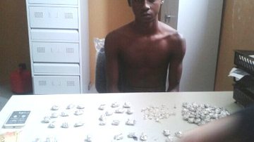Imagem Jovem é preso com drogas em Simões Filho