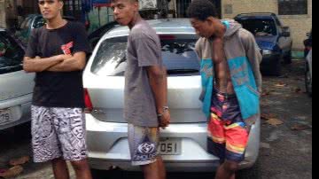 Imagem Três homens são presos e dois adolescentes apreendidos com maconha no Ogunjá