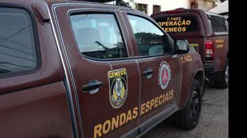 Imagem Dupla é presa dentro de ônibus com tablete de maconha 