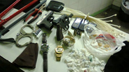 Imagem Armas, munição e droga são apreendidas com PM 