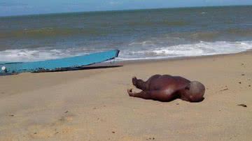 Imagem Pescador aparece morto pendurado em canoa, cachorro late e chama atenção 