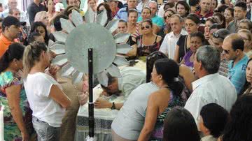 Imagem Brumado se despede de universitário morto na Garibaldi