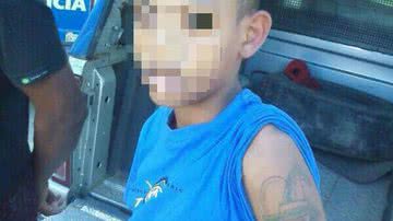 Imagem Menino de 12 anos é acusado de seis homicídios, tráfico, roubo e outros
