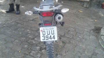 Imagem Menor é apreendido após roubar moto em Simões Filho