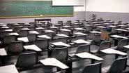 Imagem Aluno flagra professores transando em sala de aula