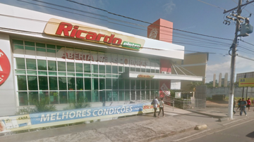 Imagem  Ladrões invadem e assaltam Ricardo Eletro de Lauro de Freitas