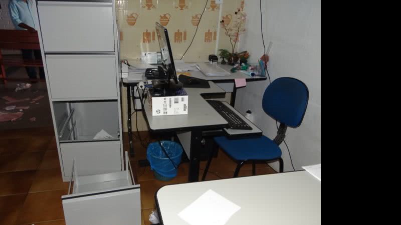 Imagem Feira: ladrões invadem secretaria e roubam vales e funcionários