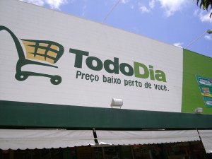 Imagem Ladrões assaltam supermercado Todo Dia em Sussuarana