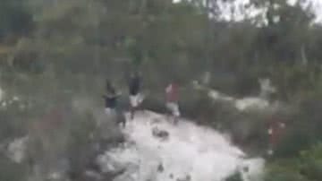 Imagem Vídeo: facções trocam tiros durante o dia em Camaçari