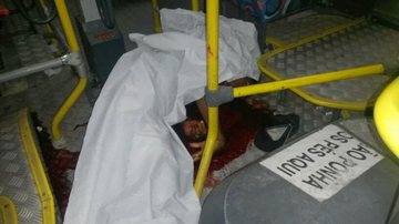 Imagem Vídeo: homem executado dentro de ônibus em Feira