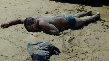 Imagem Vídeo: cadáver é encontrado na Praia de Itapuã na noite do réveillon