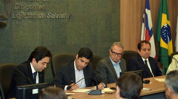 Imagem Assinado acordo para combater pirataria em Salvador