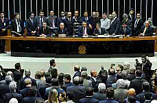 Imagem Acabou a mamata: Câmara aprova fim de 14º e 15º salários