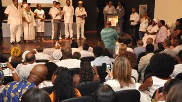Imagem ACM Neto assina decreto que institui cotas para negros em concursos municipais