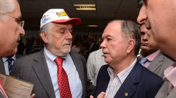 Imagem "Nunca disse a Nilo que ele seria o candidato", diz Wagner