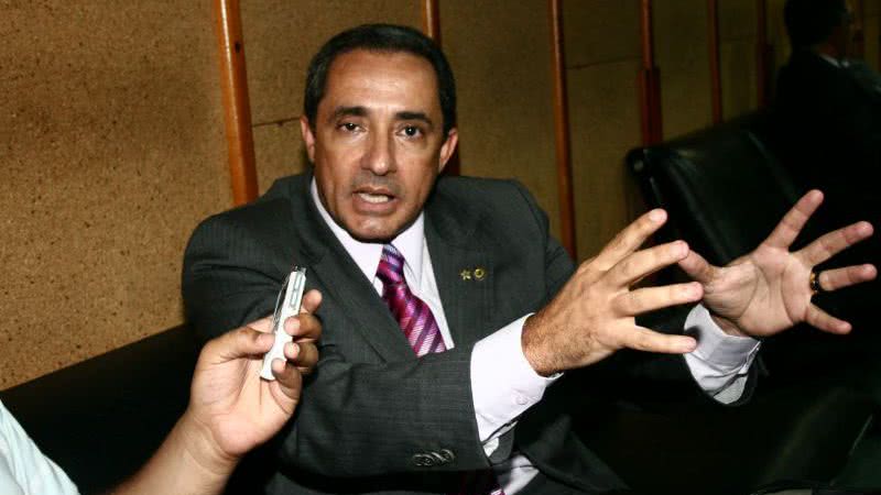 Imagem Sto. Antônio de Jesus: “seu preto descarado”, dispara vereador à edil na Câmara