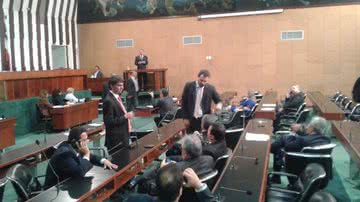 Imagem Deputados rebatem declarações de Wagner sobre “revolução silenciosa”