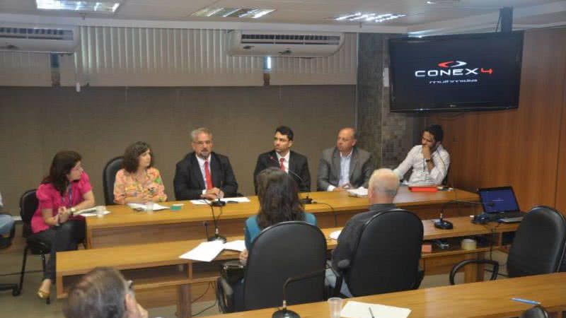 Imagem Alba debate impasses na aplicação da Política de Resíduos Sóli