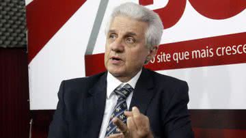 Imagem Governo Wagner atrasa, novamente, reajuste dos servidores, afirma Gaban