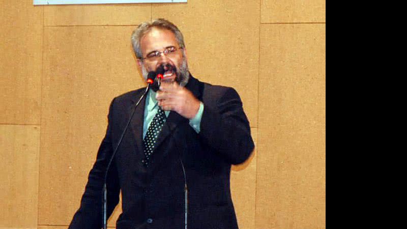 Imagem Deputado defende jornalista e repudia condenação do profissional