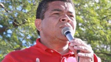 Imagem Deputado Valmir Anunciação denuncia descaso na Saúde de Itamaraju