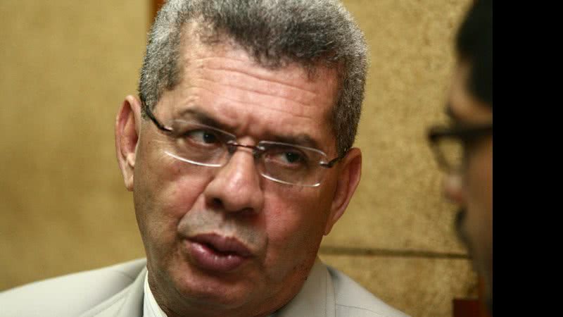 Imagem Zé Raimundo defende que PT deve ter a cabeça da chapa em 2014