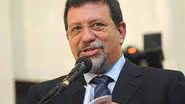 Imagem Afonso Florence desiste de se candidatar à presidência do PT