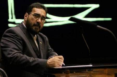 Imagem Amauri Teixeira defende importação de médicos do exterior