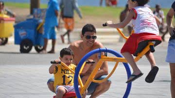 Imagem Atividades de domingo na Barra atraem deputado federal