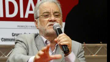 Imagem Nós estamos abrindo o baú dos ossos da ditadura, declara Emiliano