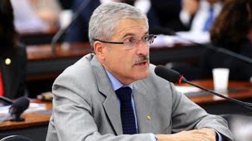 Imagem José Rocha diz que clubes fechariam portas se dívidas fossem cobradas