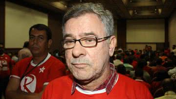 Imagem Waldenor diz que Reencantar é crítica a hegemonias no PT