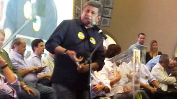 Imagem ‘Eles querem nos vender a PTlândia’, diz governador sobre propaganda de Dilma