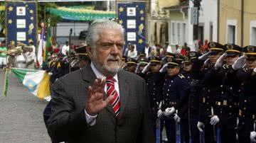 Imagem Cachoeira: Wagner desdenha do "chapão" da oposição