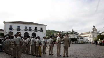Imagem Wagner rechaça críticas sobre mudança da capital para Cachoeira