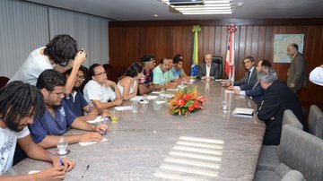 Imagem Wagner recebe integrantes do MPL