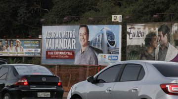 Imagem Não é Rui Costa no outdoor, mas lembra, segundo uma leitora deste site