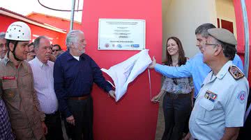 Imagem   Wagner inaugura unidade do Corpo de Bombeiros em Barreiras