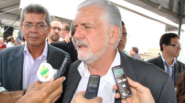Imagem Governador diz que pode assumir um ministério, caso Dilma seja reeleita