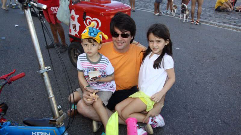 Imagem Secretário aproveita dia dos Pais com filhos nas ruas da Barra