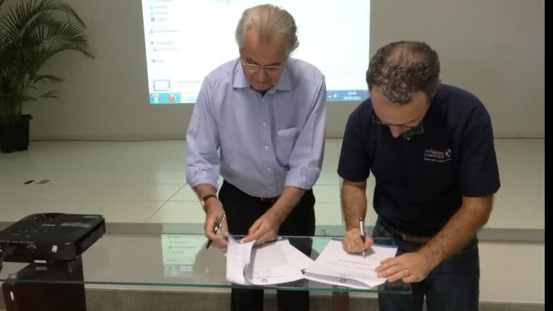 Imagem Humberto Santa Cruz firma convênio durante a Bahia Farm Show