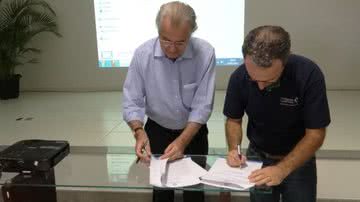 Imagem Humberto Santa Cruz firma convênio durante a Bahia Farm Show