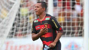 Imagem Pretendido pelo Bahia, atacante dá prioridade ao Sport