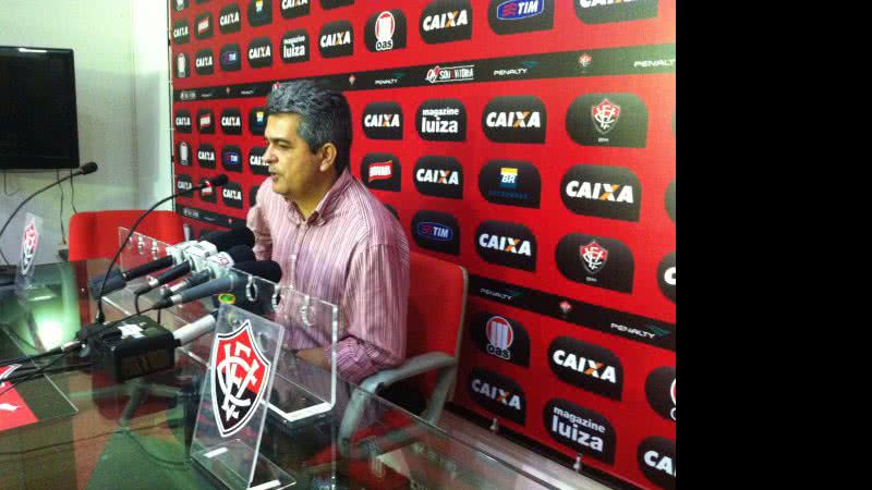 Imagem Ney exalta William Henrique e garante briga pelo G4