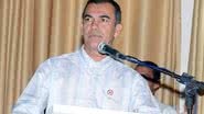 Imagem Exemplo: prefeito de Coité matricula filhos na rede pública